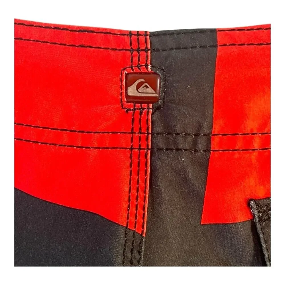 QUICKSILVER RETRO Graphic BOARDSHORTS Black and White and Red NEW WITH TAGS SZ 6